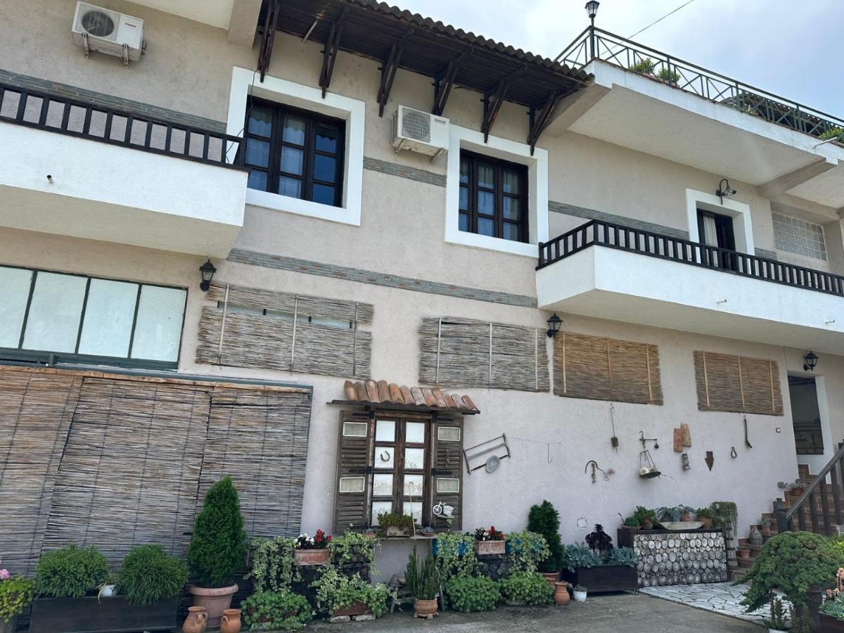 Bed & Breakfast Local Living Edi Berat Kültér fotó