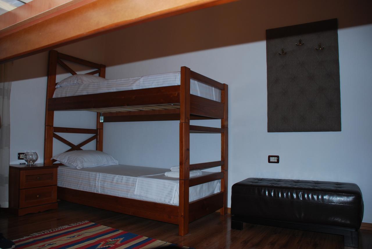 Bed & Breakfast Local Living Edi Berat Kültér fotó