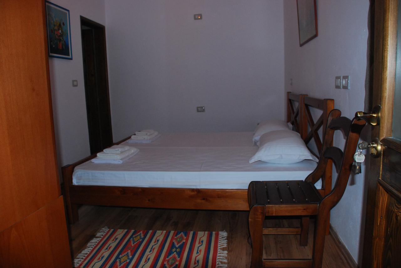 Bed & Breakfast Local Living Edi Berat Kültér fotó