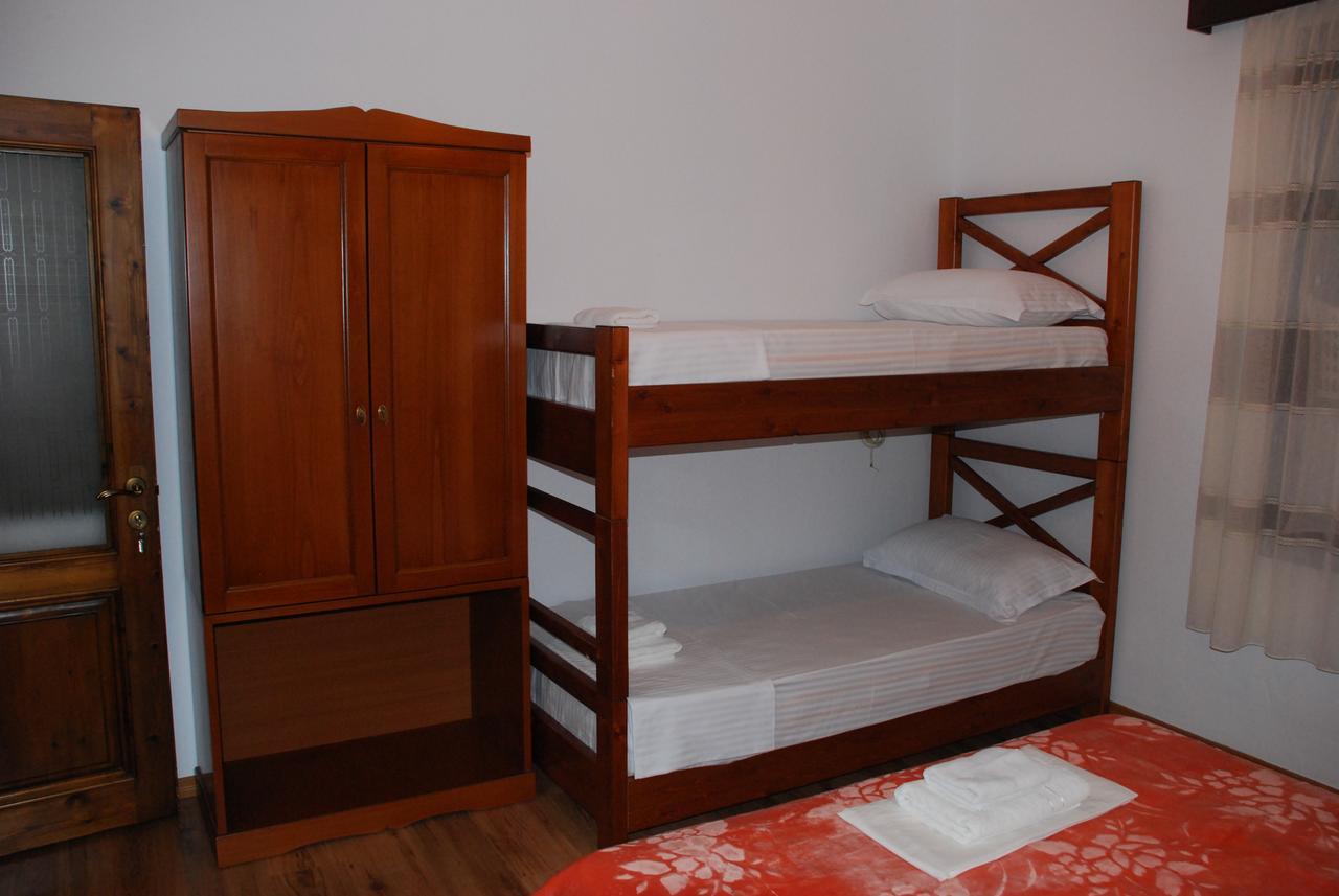Bed & Breakfast Local Living Edi Berat Kültér fotó