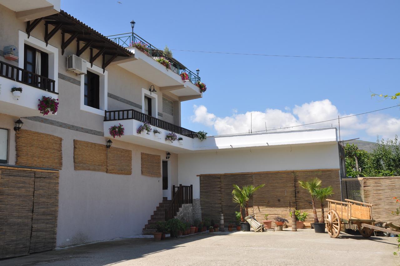 Bed & Breakfast Local Living Edi Berat Kültér fotó